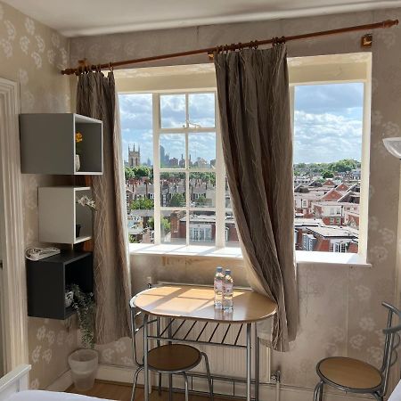 Super Located Studio In South Ken At Chelsea Cloister London Bagian luar foto