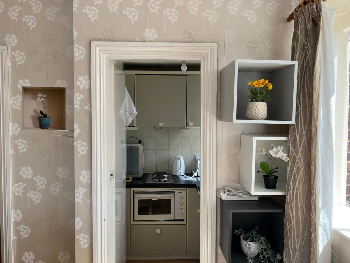 Super Located Studio In South Ken At Chelsea Cloister London Bagian luar foto
